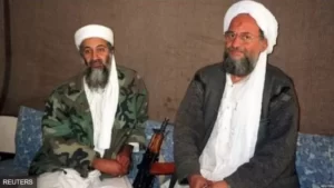Usaama Bin Laadin (bidix) iyo Ayman Al-Al-Zawahiri