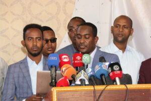 SJS Secretary-General, Abdalle Ahmed Mumin reads the joint communique to the press on Wednesday, 4 June 2022. | PHOTO/SJS.